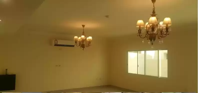 Жилой Готовая недвижимость 5 спален С/Ж Вилла в комплексе  в аренду в Доха #11909 - 1  image 